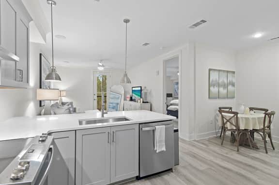 Modern 1BR in Pinewood 30A - Pool & 2 Bikes