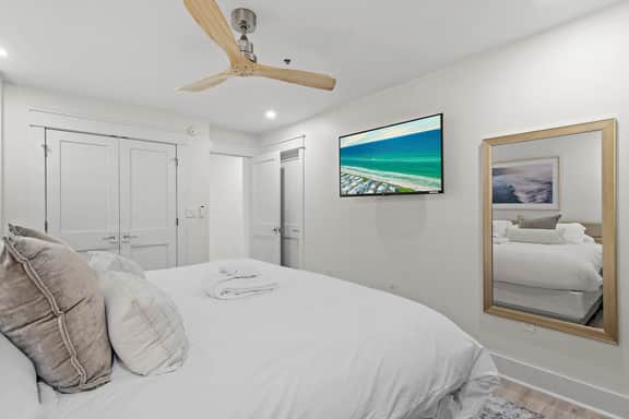 Sunset Views, Steps to the Sand, Heated Pools!