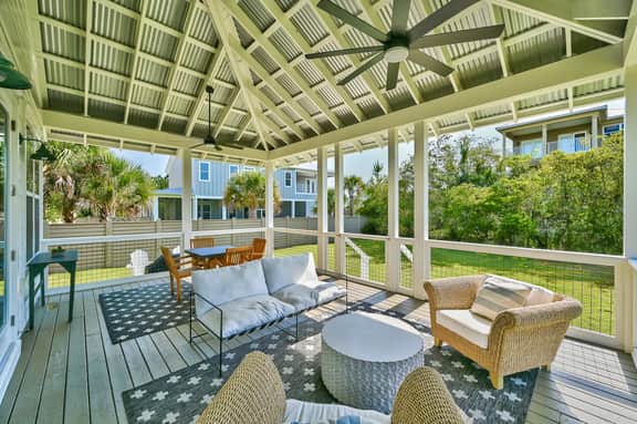 4 Bedroom Gorgeous Beachy Home - Resort Pool - 6 Seater Golf Cart