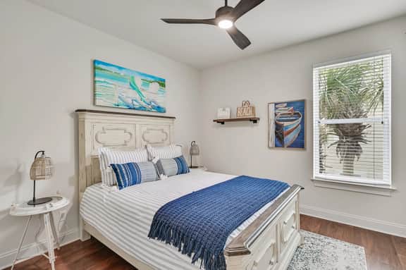 2 Bed condo on 30A! Pool Less than 1 Mile to the Beach!